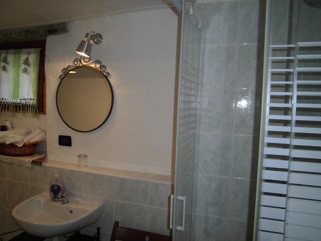 Bed and Breakfast La Casa Antica Pont-Saint-Martin Exterior foto